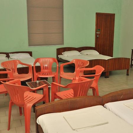 Valli Hotel Thanjavur Esterno foto
