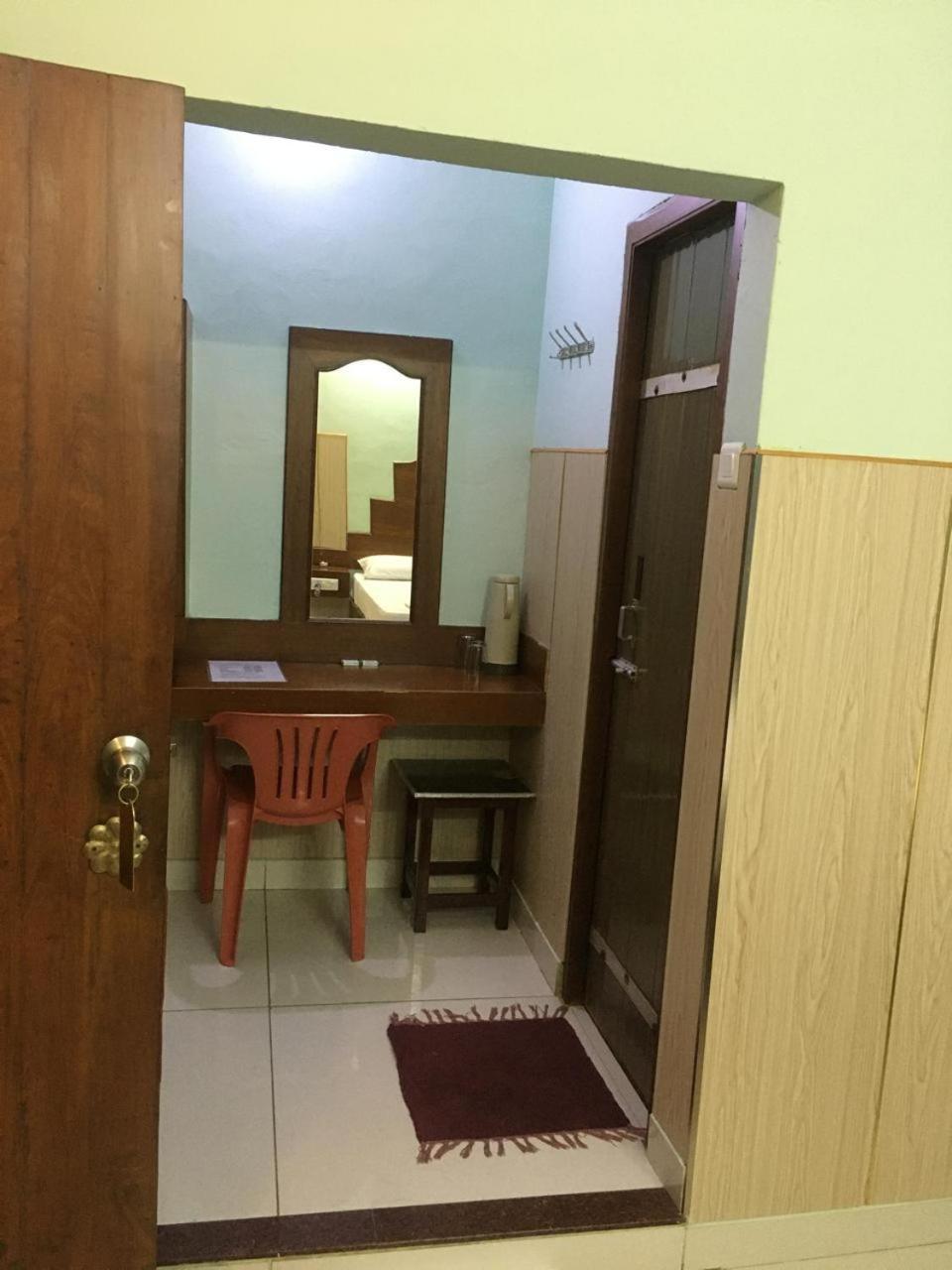 Valli Hotel Thanjavur Esterno foto