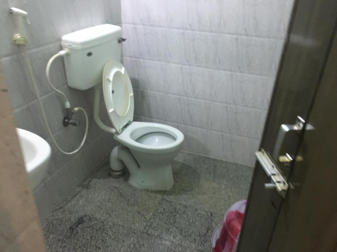Valli Hotel Thanjavur Esterno foto