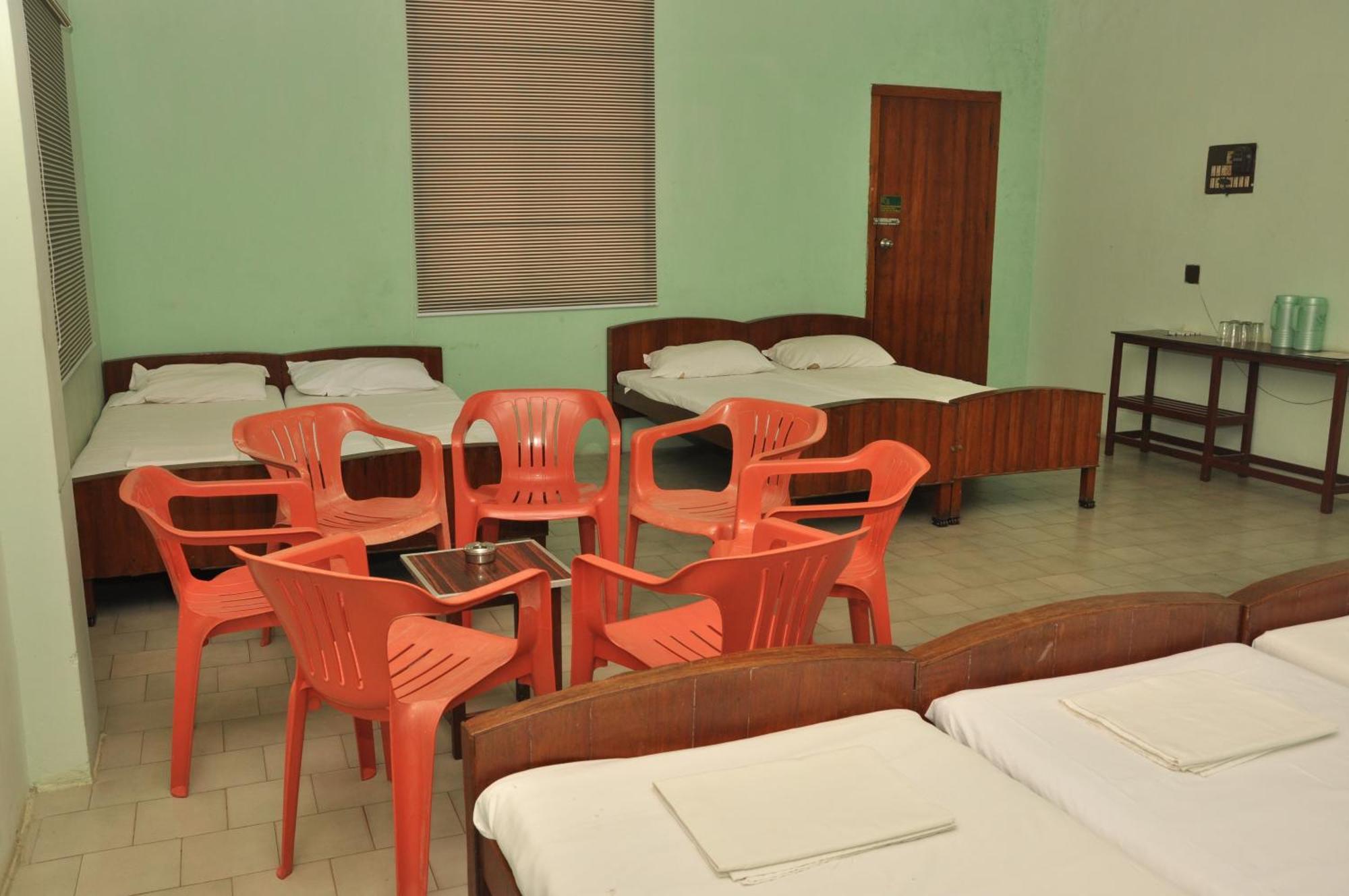 Valli Hotel Thanjavur Esterno foto